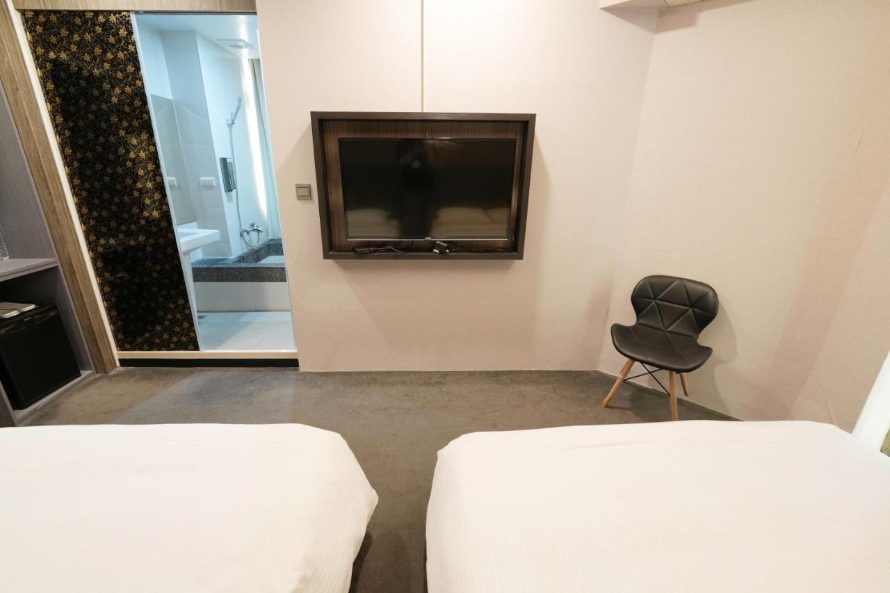Meworld Hotel - Ximen Тайбэй Экстерьер фото